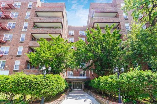 apt-a14-2727 Ocean Pkwy, Brooklyn, NY, 11235-7807 | Card Image