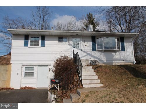 435 Temple Rd, SOUTHAMPTON, PA, 18966-3415 | Card Image