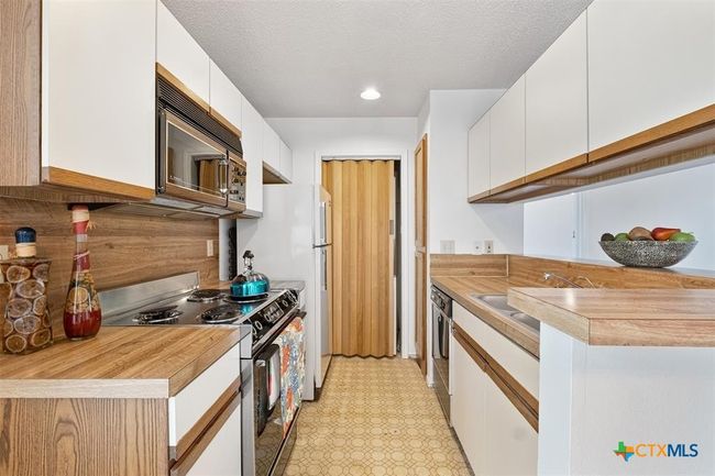 APT-204 - 2520 Quarry Rd, Condo with 2 bedrooms, 2 bathrooms and null parking in Austin TX | Image 7