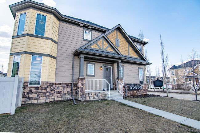 2205 - 30 Carleton Avenue, Home with 4 bedrooms, 3 bathrooms and 2 parking in Red Deer AB | Image 4