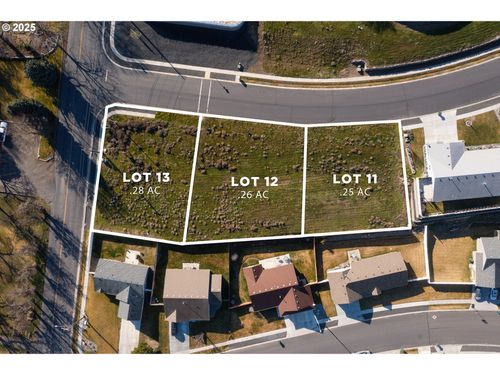 11-110 Sw Desert Sky Dr, Hermiston, OR, 97838-2493 | Card Image