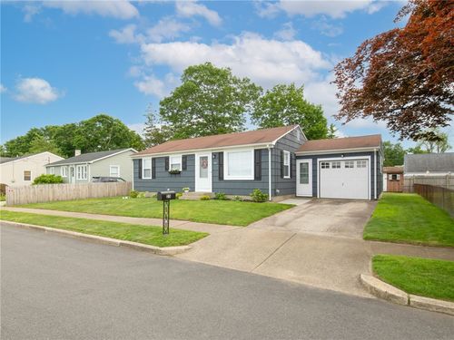 25 Martha Rd, Rumford, RI, 02916-1008 | Card Image