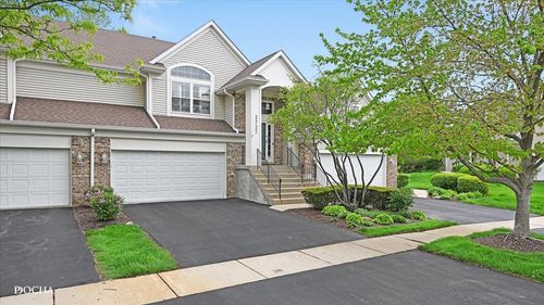 2727-2727 Old Woods Trl, Plainfield, IL, 60586-7760 | Card Image