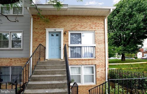 b-134 N Bedford St, ARLINGTON, VA, 22201-1160 | Card Image