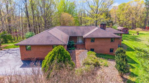 331 Johnson Dr, Amherst, VA, 24521-4320 | Card Image