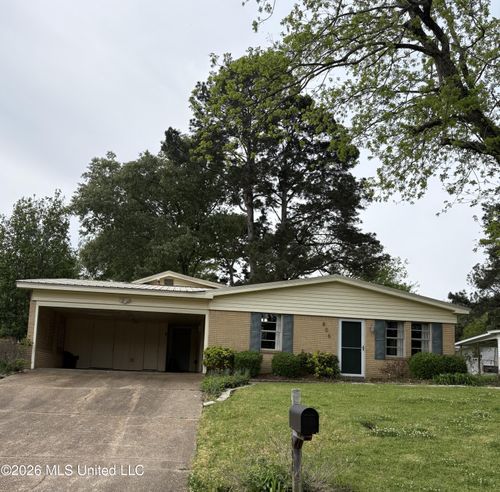 806 Bellevue St, Clinton, MS, 39056-3824 | Card Image