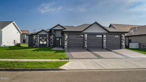407 Flint Dr, Bismarck, ND, 58503-5728 | Card Image