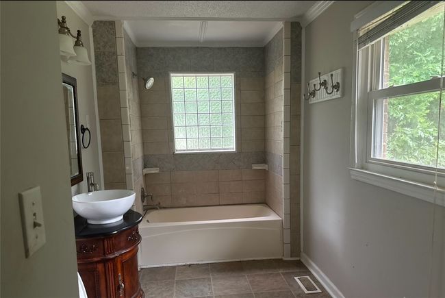 7768 Ekom Beach Rd, House other with 3 bedrooms, 2 bathrooms and null parking in Ware Shoals SC | Image 12
