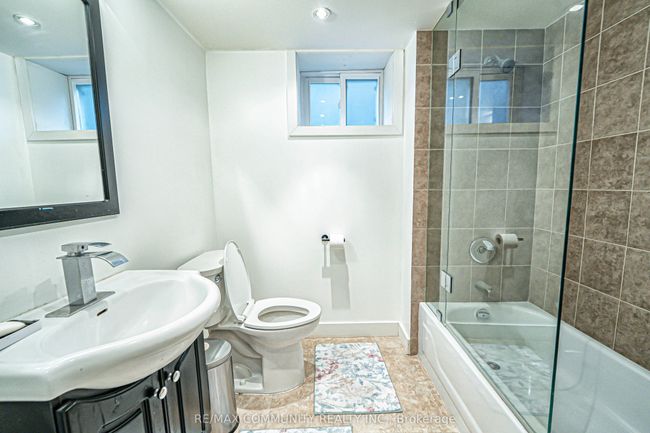 702 Castleguard Cres, House other with 4 bedrooms, 2 bathrooms and 4 parking in Burlington ON | Image 34