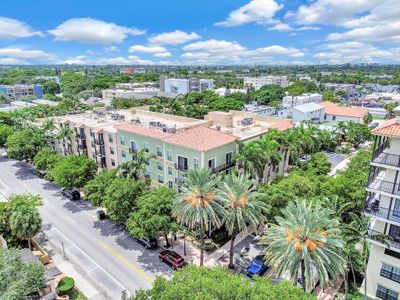 304B - 1900 Van Buren St, Condo with 2 bedrooms, 2 bathrooms and null parking in Hollywood FL | Image 3