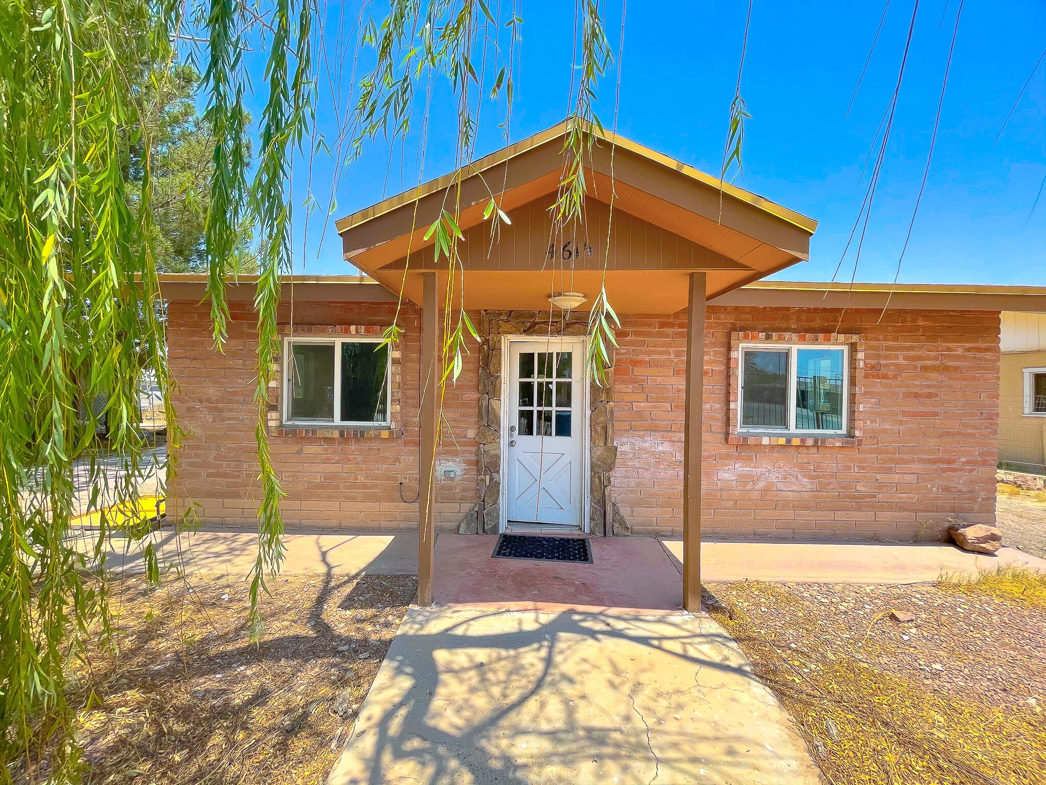Rachel Dr, El Paso, TX 79927