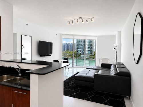 717-325 S Biscayne Blvd, Miami, FL, 33131-2306 | Card Image