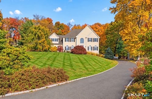 15 Wedgewood Ct, Newtown, CT, 06470-1792 | Card Image