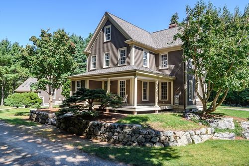 1 Laura Ln, Westwood, MA, 02090-1152 | Card Image