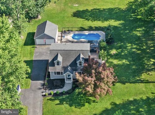 340 Washington Crossing Pe Rd, TITUSVILLE, NJ, 08560-1516 | Card Image