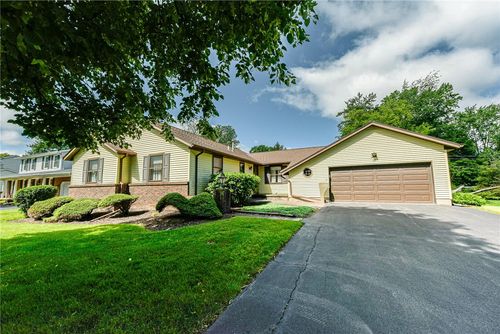 67 Briar Wood Ln, Greece, NY, 14626-2730 | Card Image