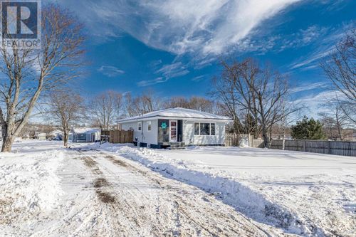 68 Meadowbank Rd, Cornwall, PE, C0A1H0 | Card Image