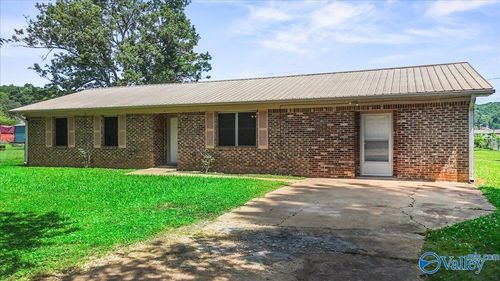 80 Mcdonald Ln, Guntersville, AL, 35976-9036 | Card Image