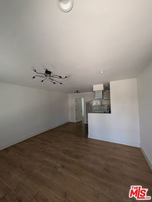 3-2626 Cloverfield Blvd, Santa Monica, CA, 90405-2848 | Card Image