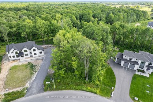 583 Shoreway Dr, Greely, ON, K4P0G3 | Card Image