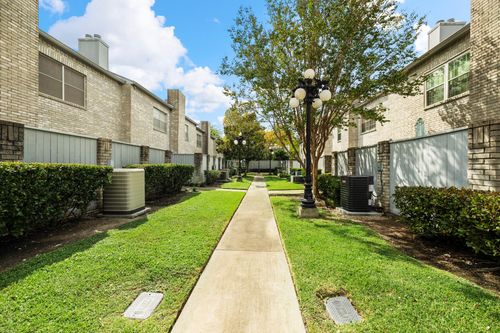 660-660 Wilcrest Dr, Houston, TX, 77042-1079 | Card Image