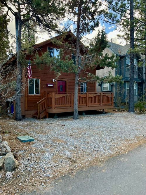 2084 5th Ln, Big Bear City, CA, 92314-8910 | Card Image