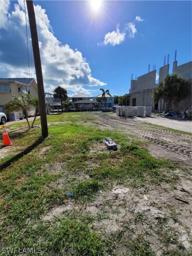 View of yard | Image 6