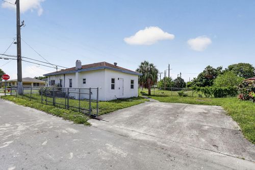 621 Nw 3rd Ave, Pompano Beach, FL, 33060-5501 | Card Image