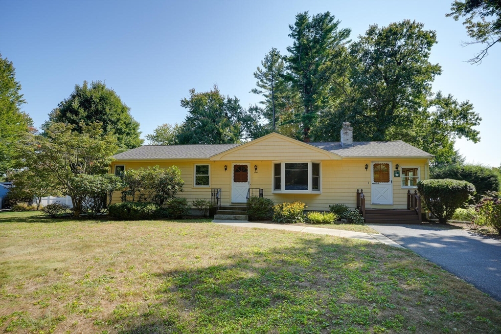 Smithhurst Dr, Holliston, MA 01746