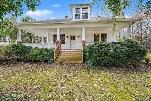 1419 Westbrook Dr, Winston Salem, NC, 27103-1321 | Card Image