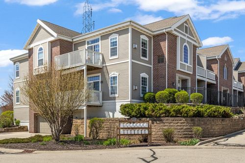 201-1540 Roxbury Way, Waukesha, WI, 53186 | Card Image