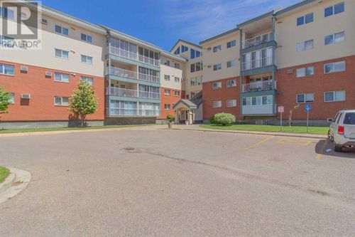 321-3021 13 Ave Se, Medicine Hat, AB, T1B4E2 | Card Image