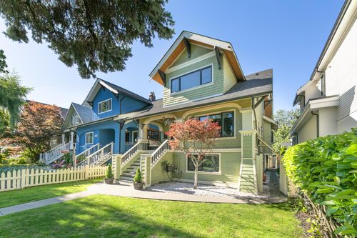153 W 19th Ave, Vancouver, BC, V5Y2B5 | Card Image