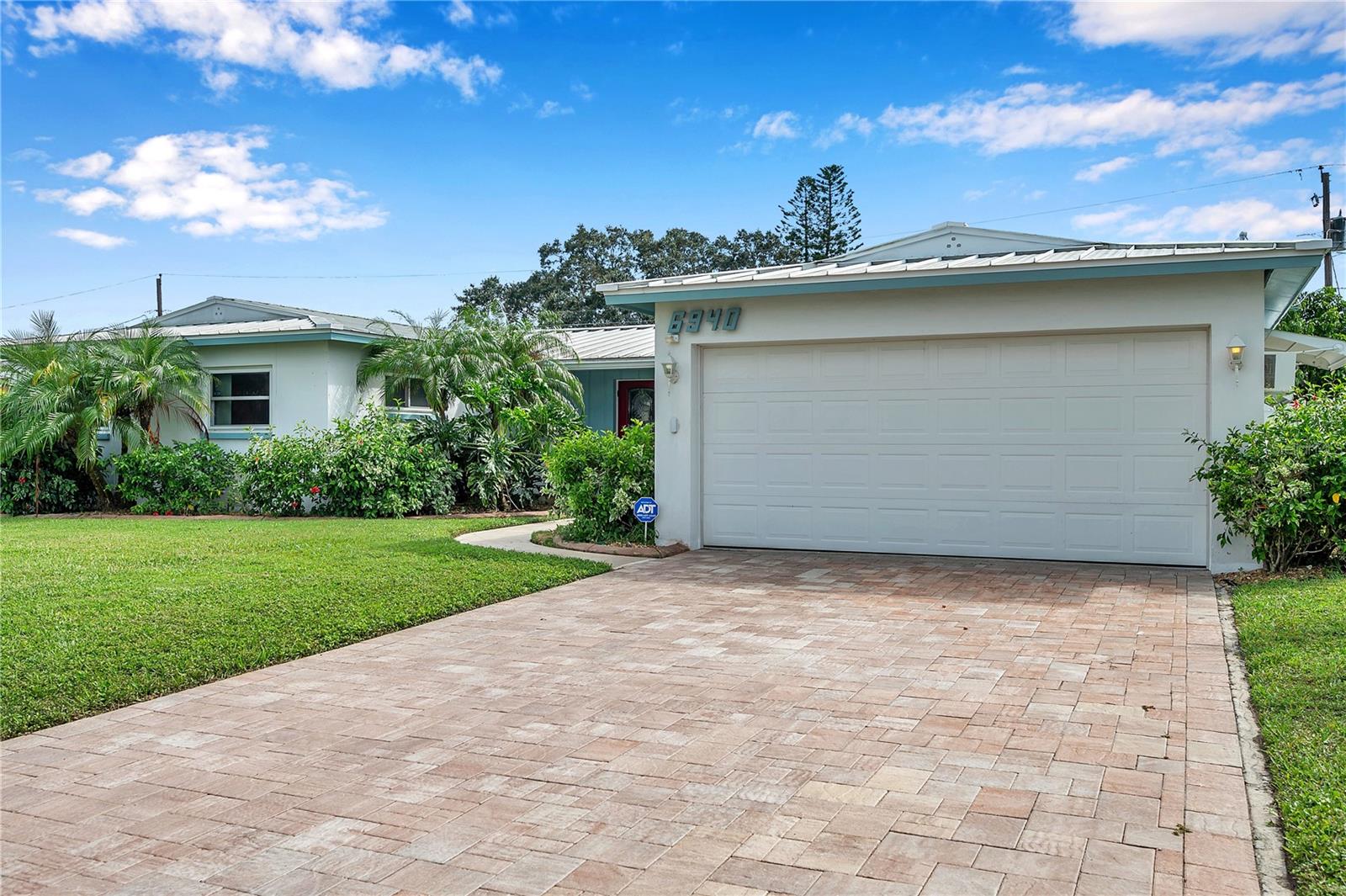 13th Ave, Saint Petersburg, FL 33710