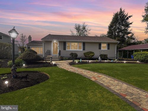 613 Wallace Ave, ROEBLING, NJ, 08554-1429 | Card Image