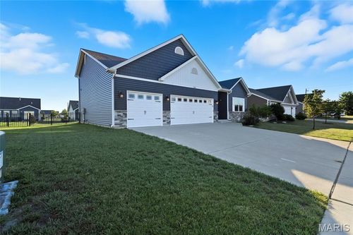 504 Summerbrook Estates Ct, Wentzville, MO, 63385-5558 | Card Image