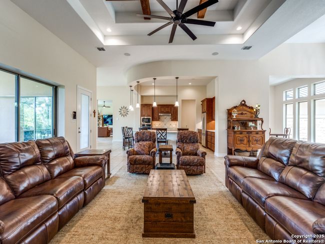 1556 Canyon Lake Dr, House other with 4 bedrooms, 4 bathrooms and null parking in Canyon Lake TX | Image 4