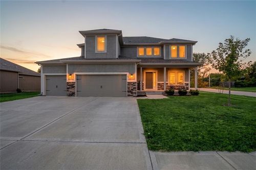 10838 Bristol Ave, Kansas City, MO, 64156-7841 | Card Image
