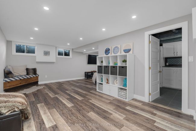 203 Camilla Cres, House other with 5 bedrooms, 2 bathrooms and 5 parking in Thornton ON | Image 27