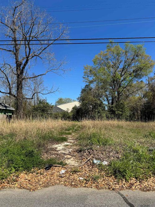 912 N 32nd St, Baton Rouge, LA, 70802-2208 | Card Image