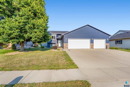 602 Eagle Ave Avenue, Harrisburg, SD, 57032 | Card Image