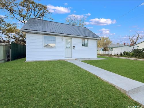 24 14th Avenue Se, Swift Current, SK, S9H3S2 | Card Image