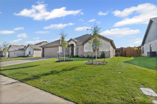 620 Jameson St, Springtown, TX, 76082-2437 | Card Image