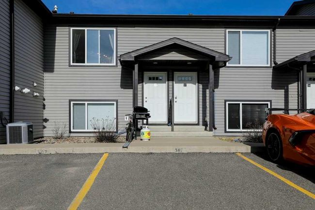 308 - 2114 18 Avenue, Home with 2 bedrooms, 1 bathrooms and 1 parking in Coaldale AB | Image 1