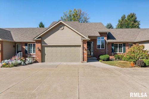 354 Country Club Ct, Eldridge, IA, 52748-1228 | Card Image