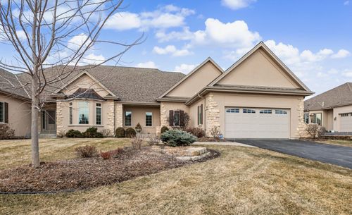 N35W23668 Auburn Ct, Pewaukee, WI, 53072-2272 | Card Image