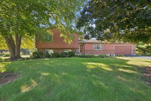 12504 Pine Dr, Genoa, IL, 60135-8426 | Card Image