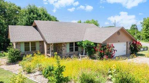 19 Hebrides Dr, Bella Vista, AR, 72715-5553 | Card Image
