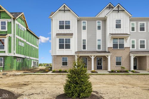 11212 Greenfield Ave, Noblesville, IN, 46060-9481 | Card Image