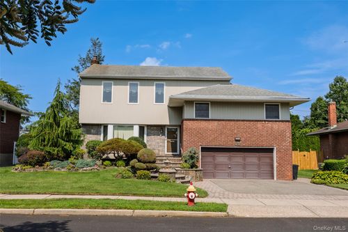 16 Winthrop Rd, Plainview, NY, 11803-1123 | Card Image
